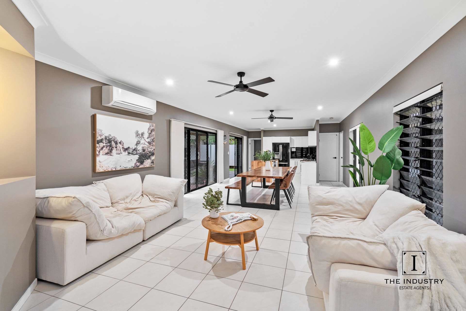 43 Tyrconnell Crescent, Redlynch, QLD 4870 AUS