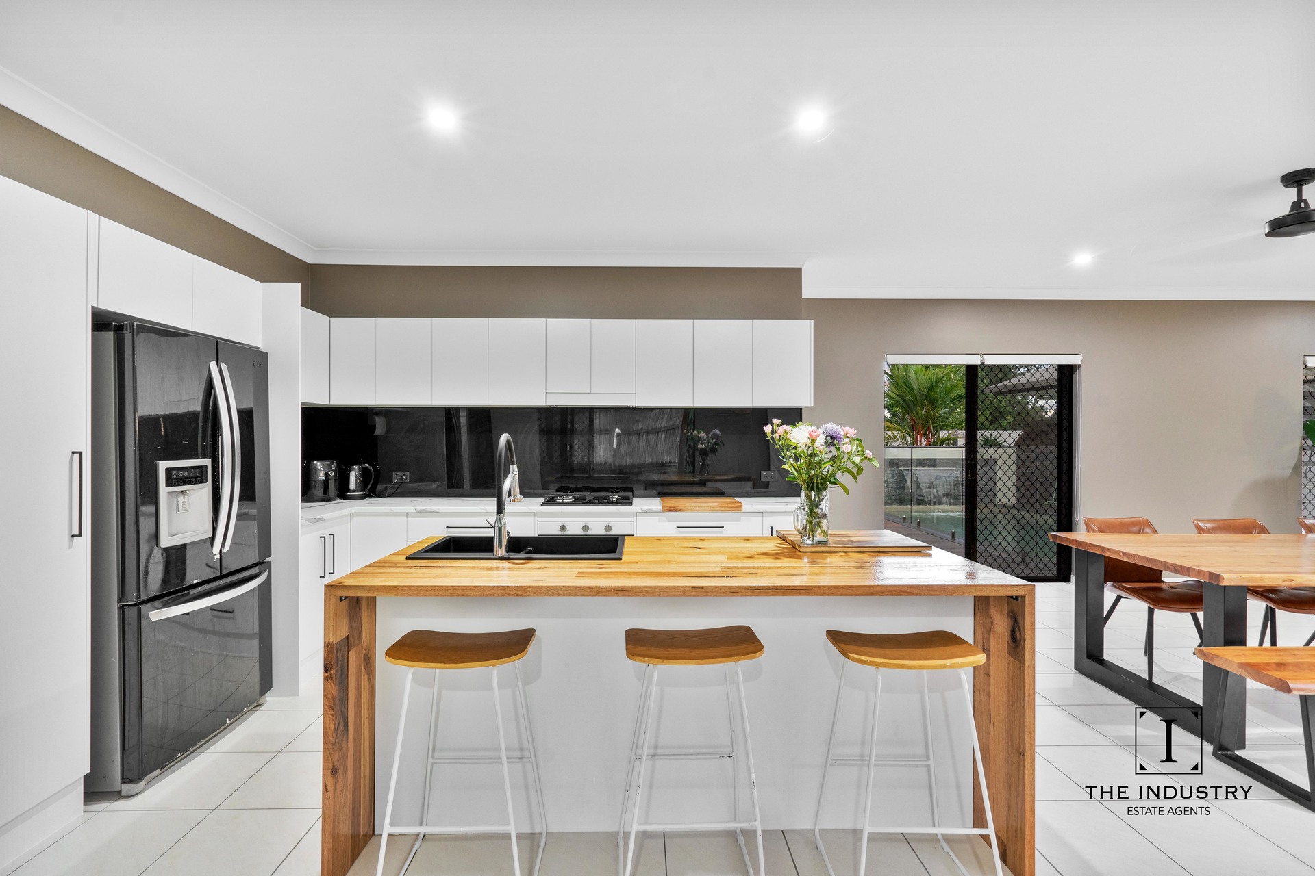 43 Tyrconnell Crescent, Redlynch, QLD 4870 AUS