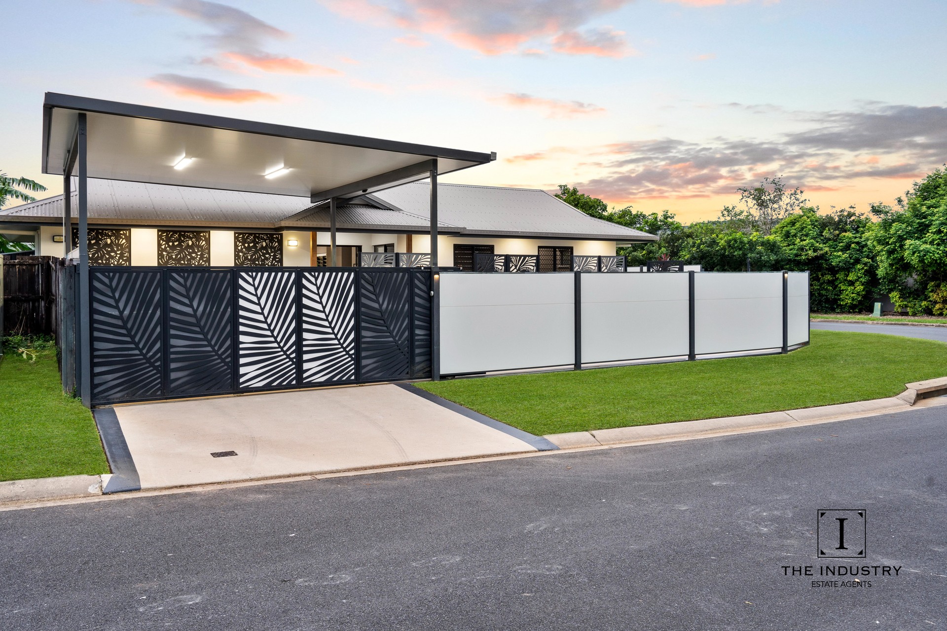 43 Tyrconnell Crescent, Redlynch, QLD 4870 AUS