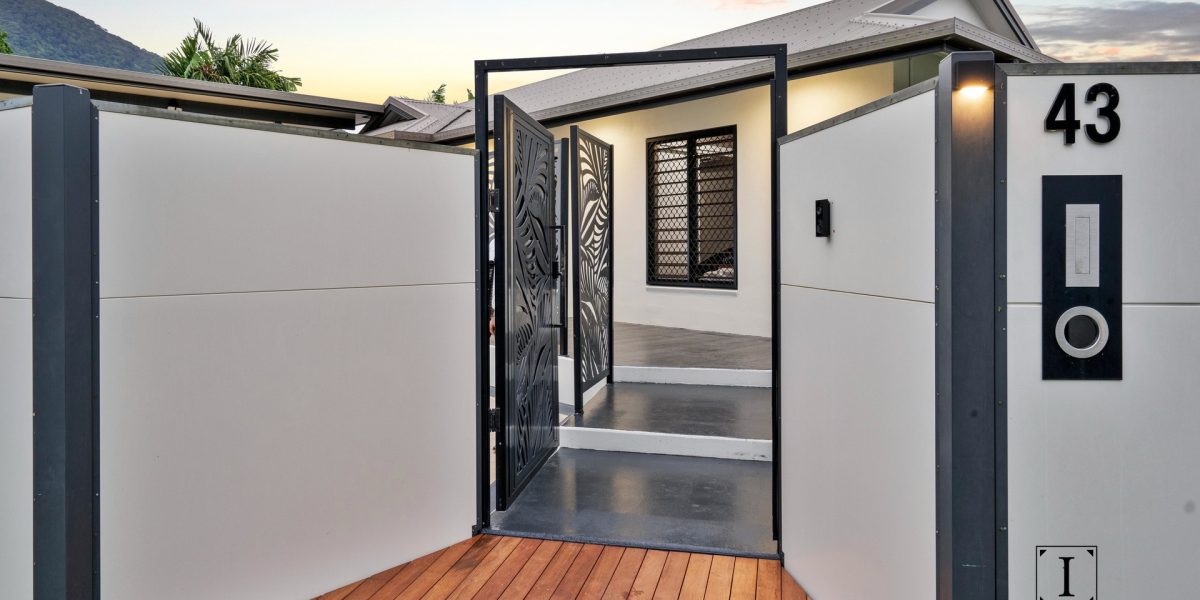 43 Tyrconnell Crescent, Redlynch, QLD 4870 AUS