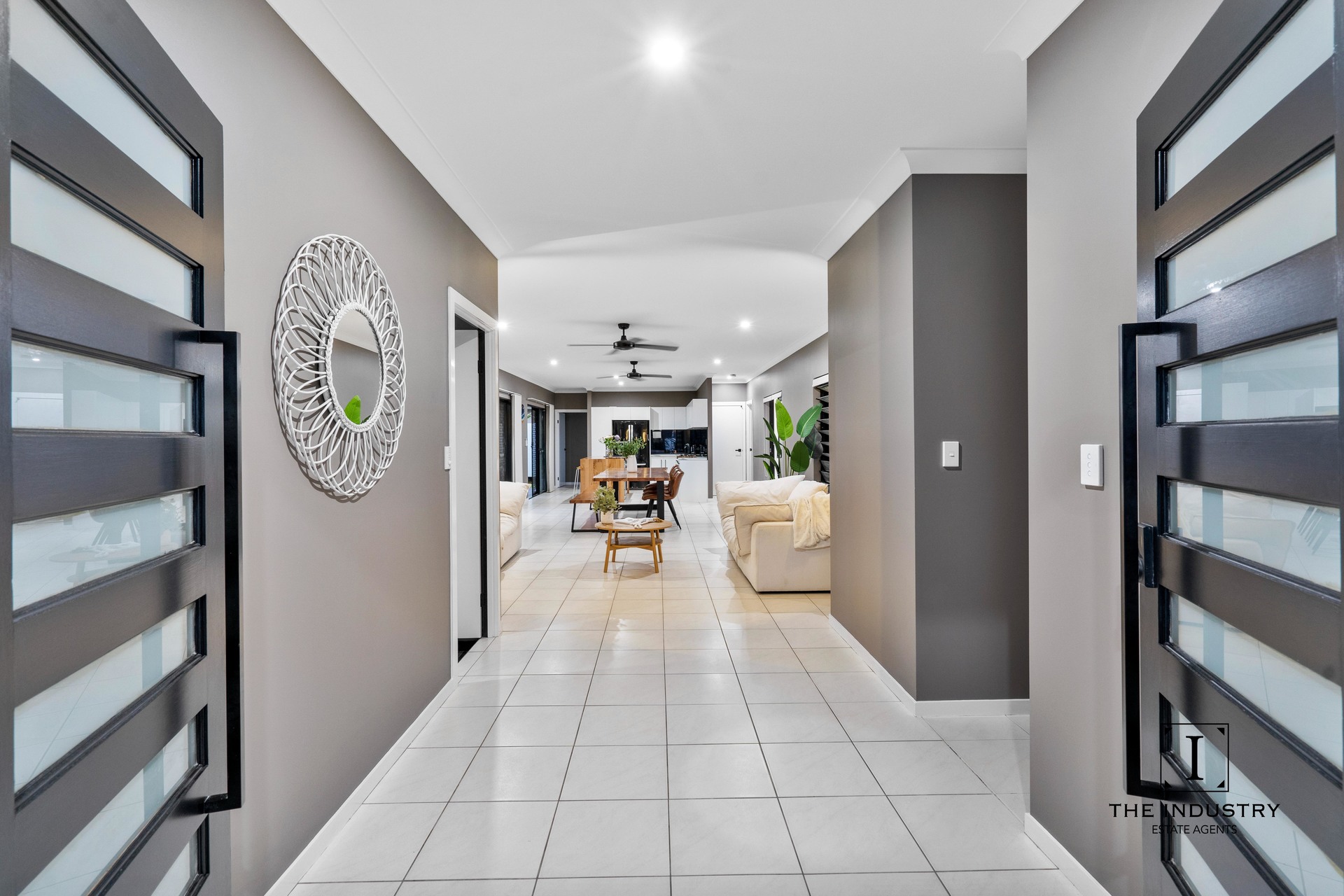 43 Tyrconnell Crescent, Redlynch, QLD 4870 AUS
