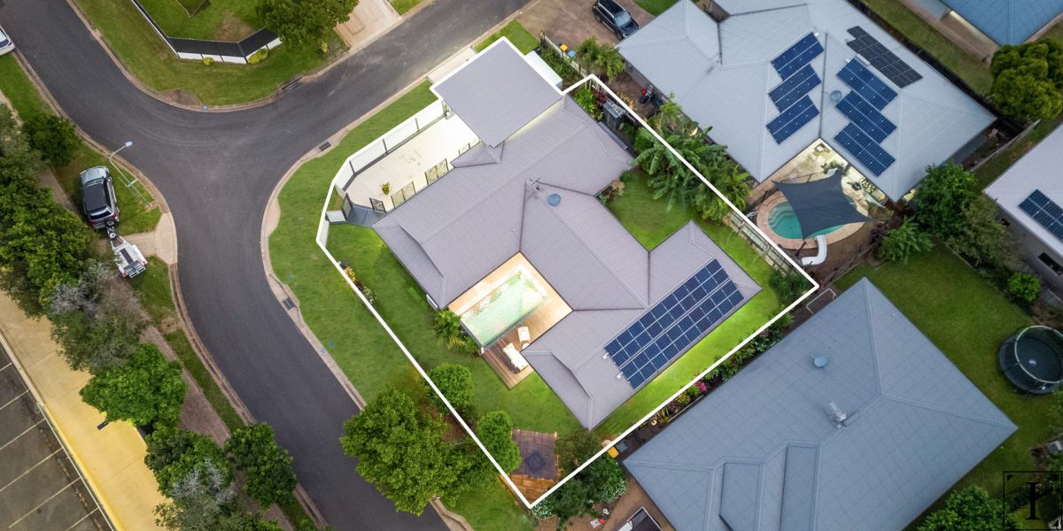 43 Tyrconnell Crescent, Redlynch, QLD 4870 AUS