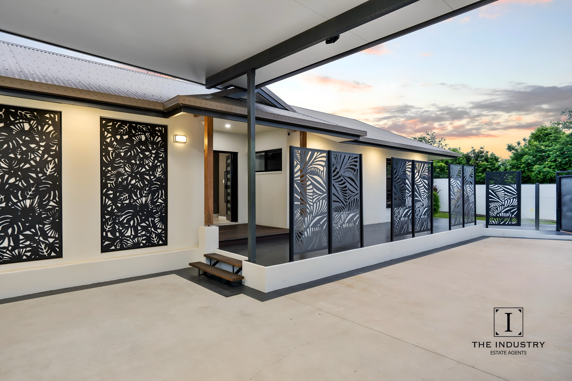 43 Tyrconnell Crescent, Redlynch, QLD 4870 AUS