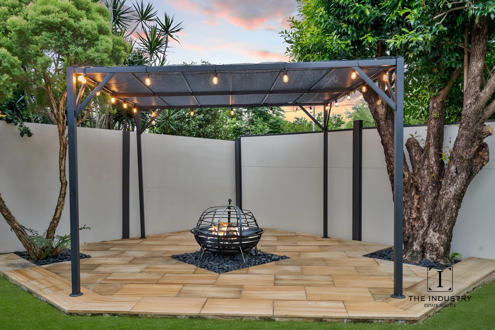 43 Tyrconnell Crescent, Redlynch, QLD 4870 AUS