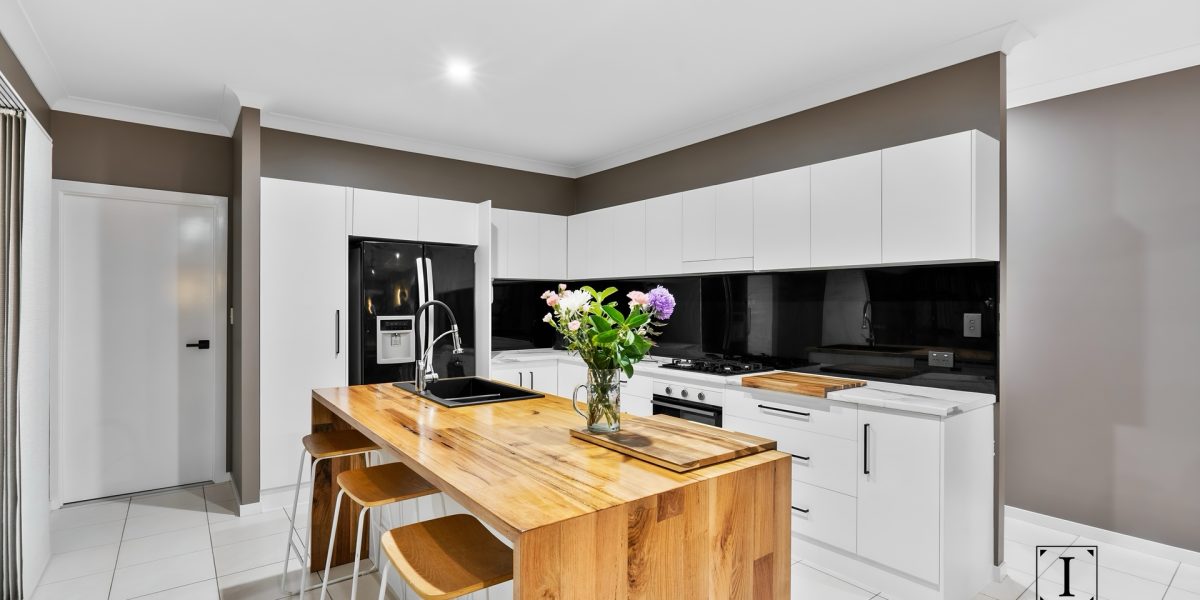 43 Tyrconnell Crescent, Redlynch, QLD 4870 AUS