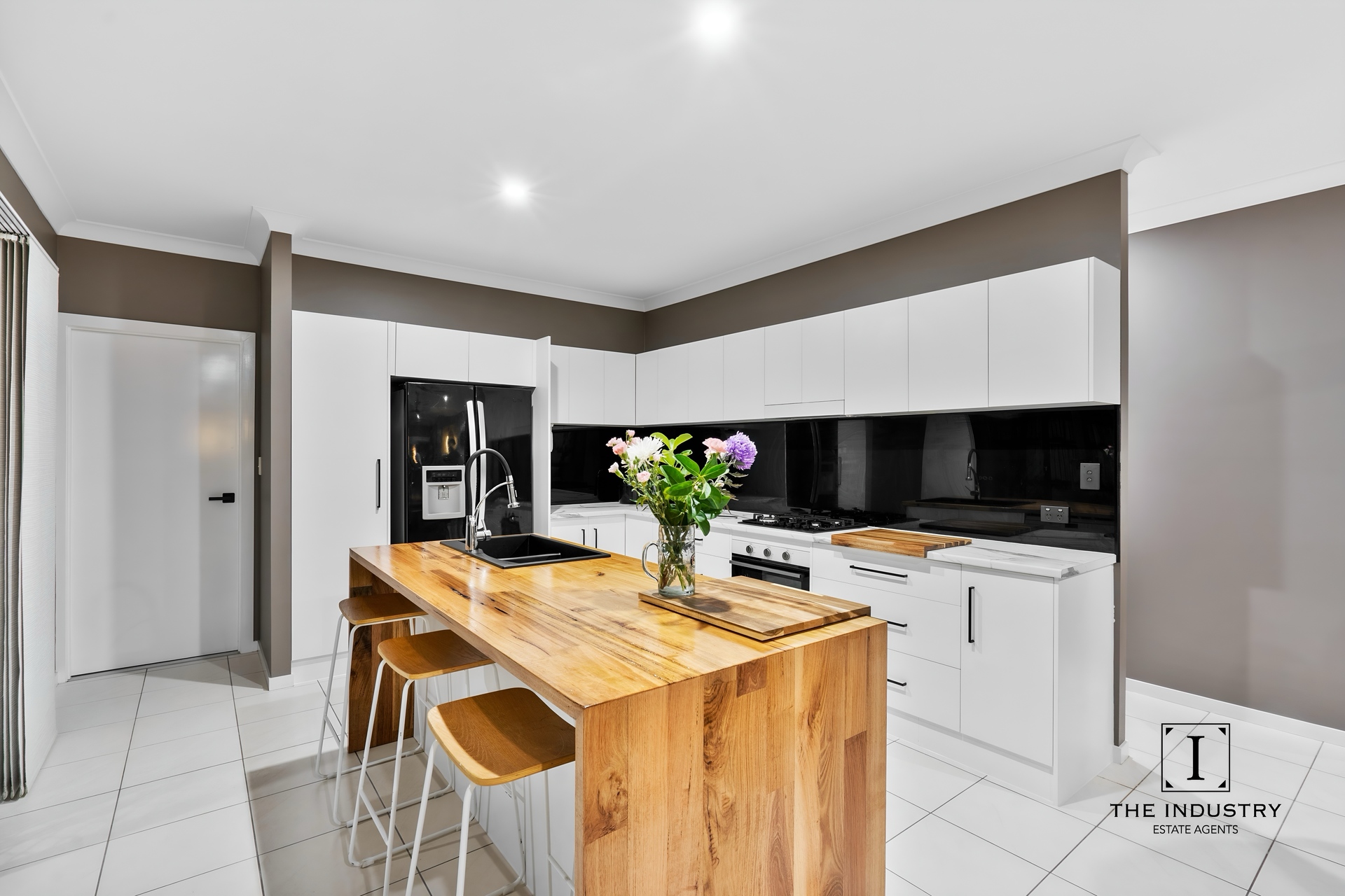 43 Tyrconnell Crescent, Redlynch, QLD 4870 AUS