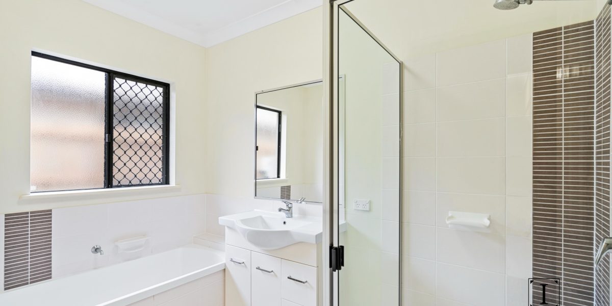 3 Chandra Close, Redlynch, QLD 4870 AUS