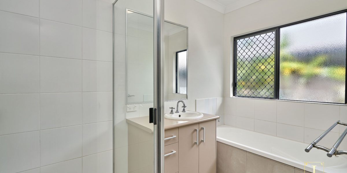 12 Landsborough Drive, Smithfield, QLD 4878 AUS