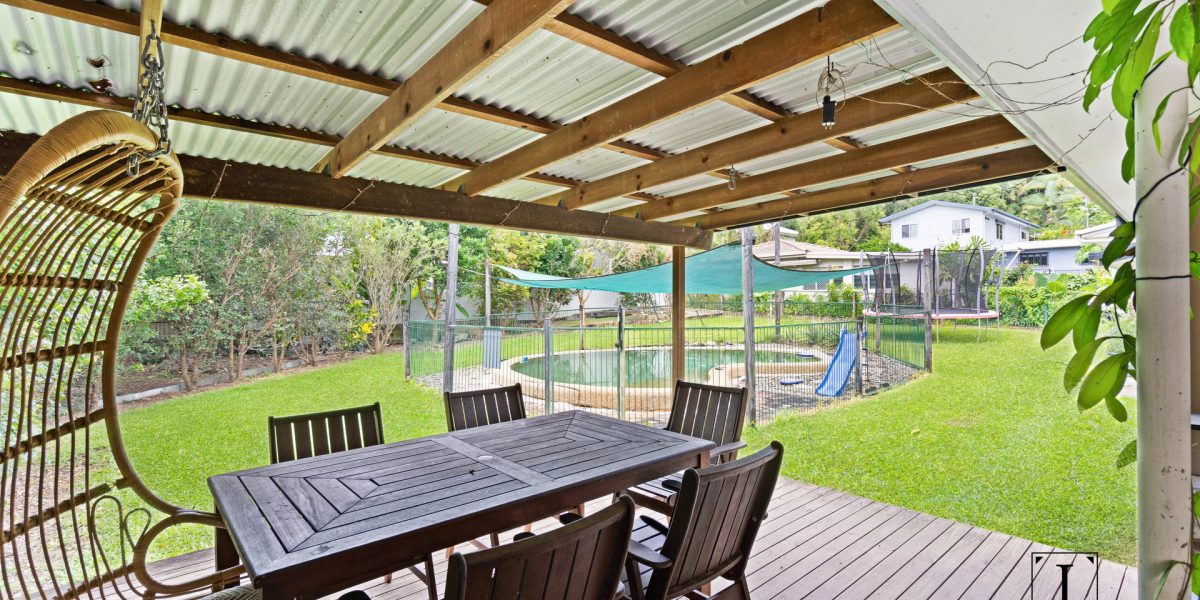 25 Passchendaele Street, Stratford, QLD 4870 AUS