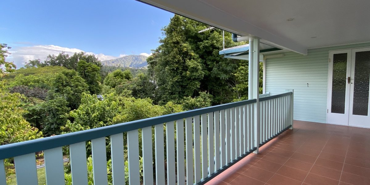61 Hillview Crescent, Whitfield, QLD 4870 AUS