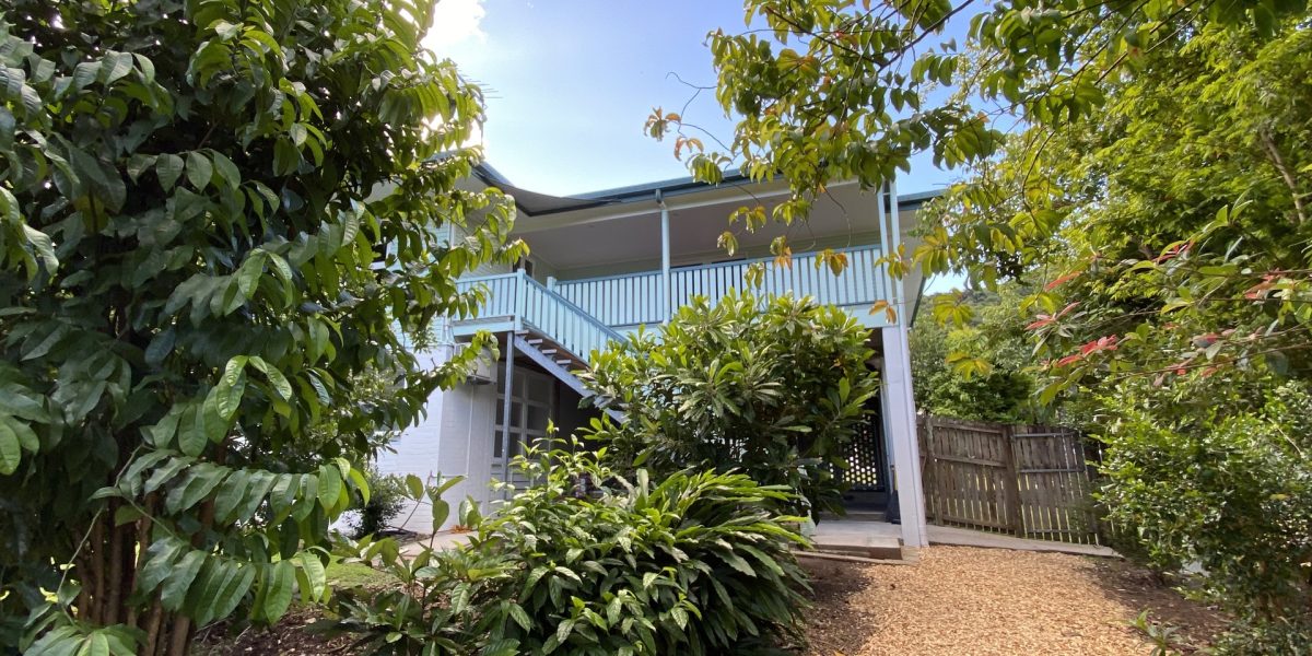 61 Hillview Crescent, Whitfield, QLD 4870 AUS