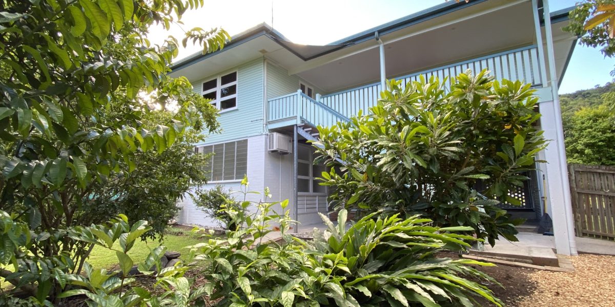 61 Hillview Crescent, Whitfield, QLD 4870 AUS