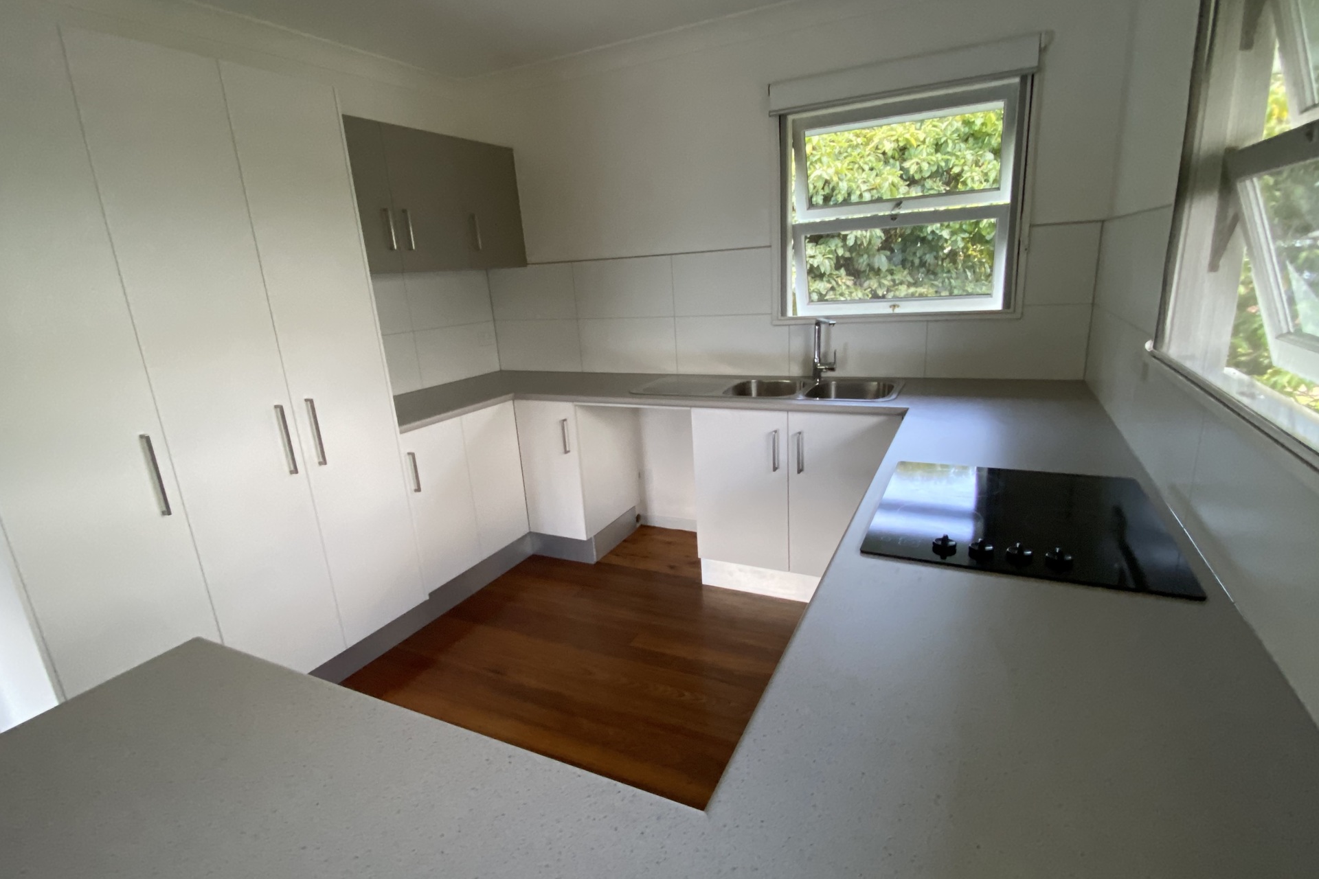 61 Hillview Crescent, Whitfield, QLD 4870 AUS