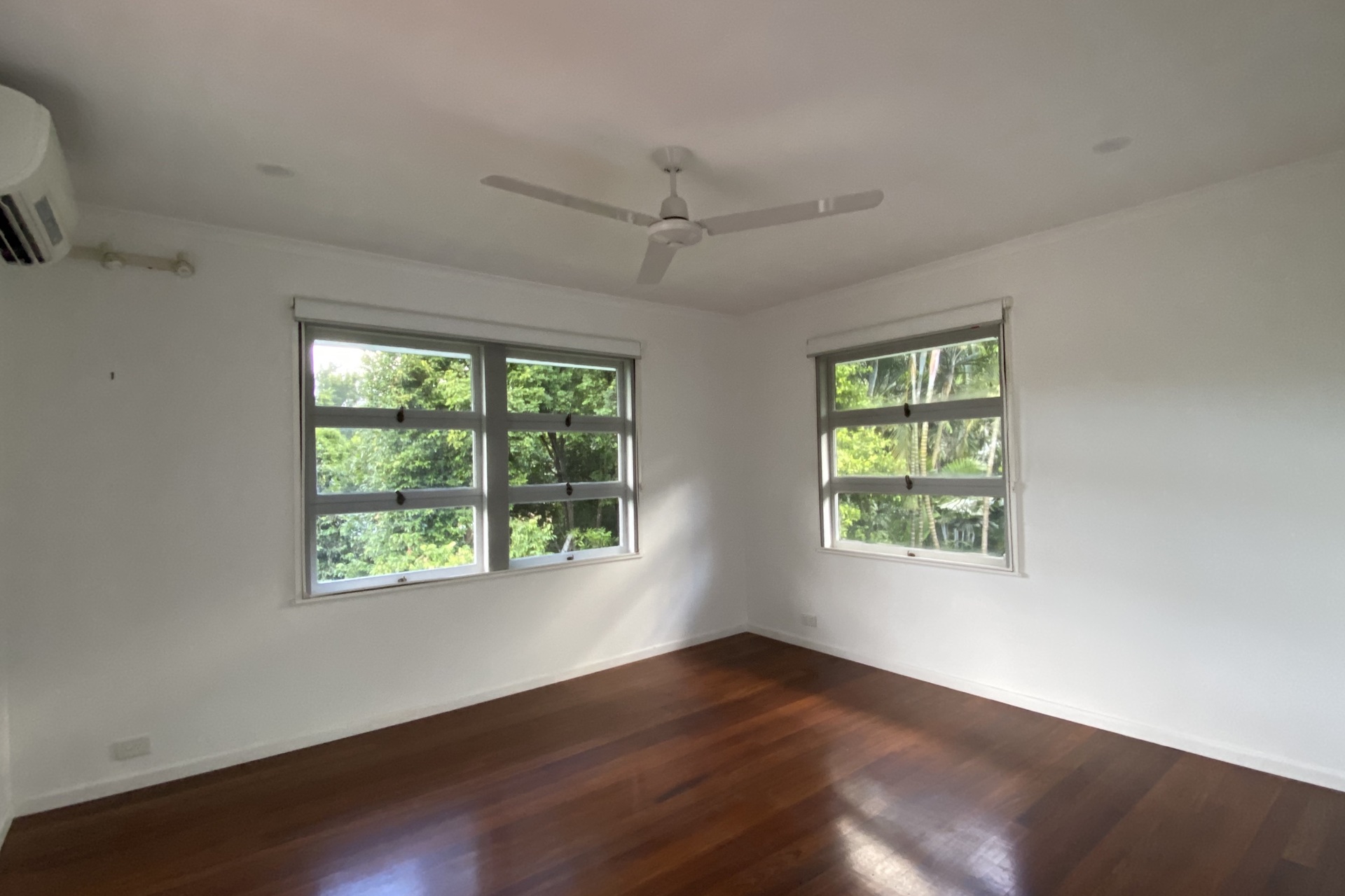 61 Hillview Crescent, Whitfield, QLD 4870 AUS