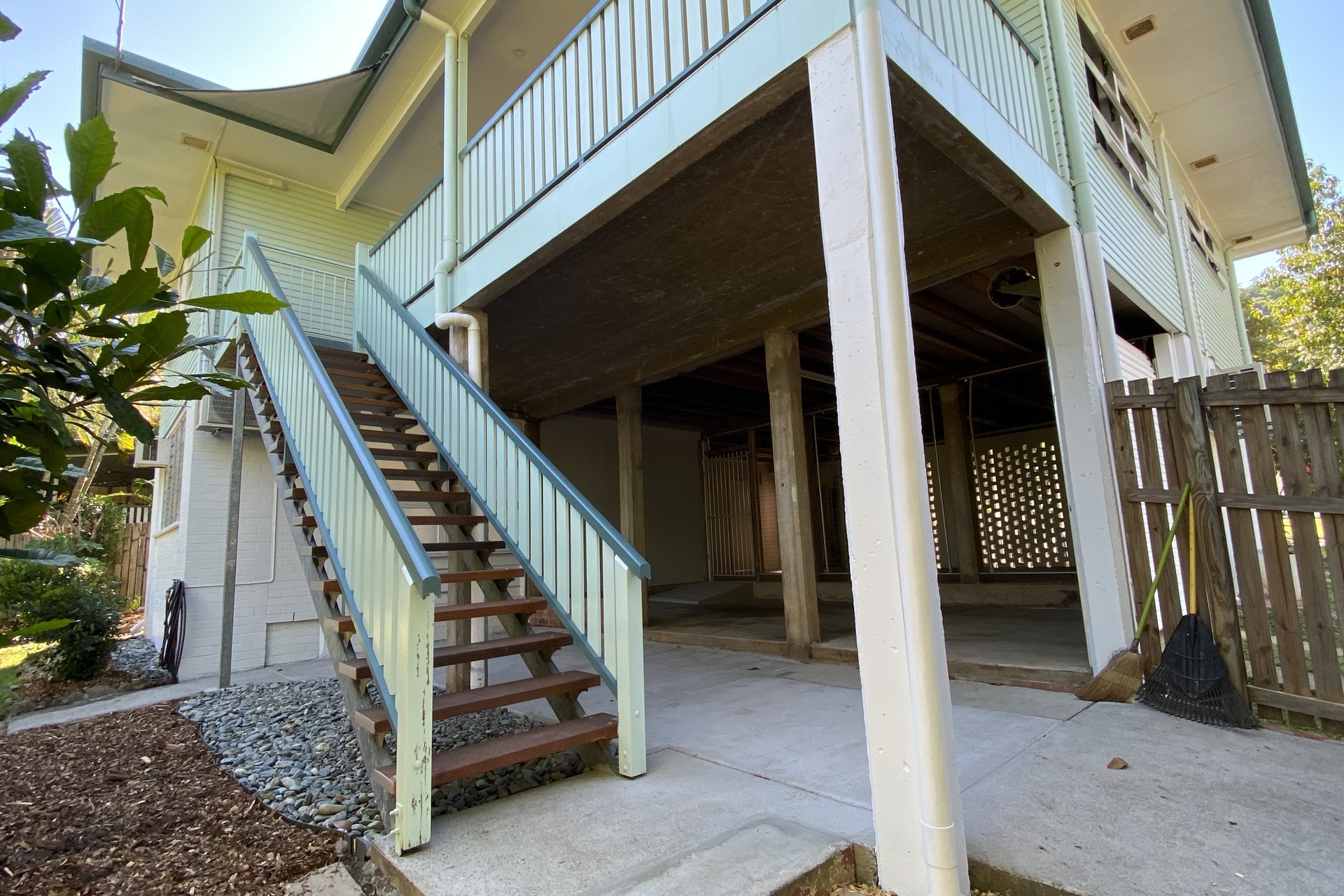 61 Hillview Crescent, Whitfield, QLD 4870 AUS