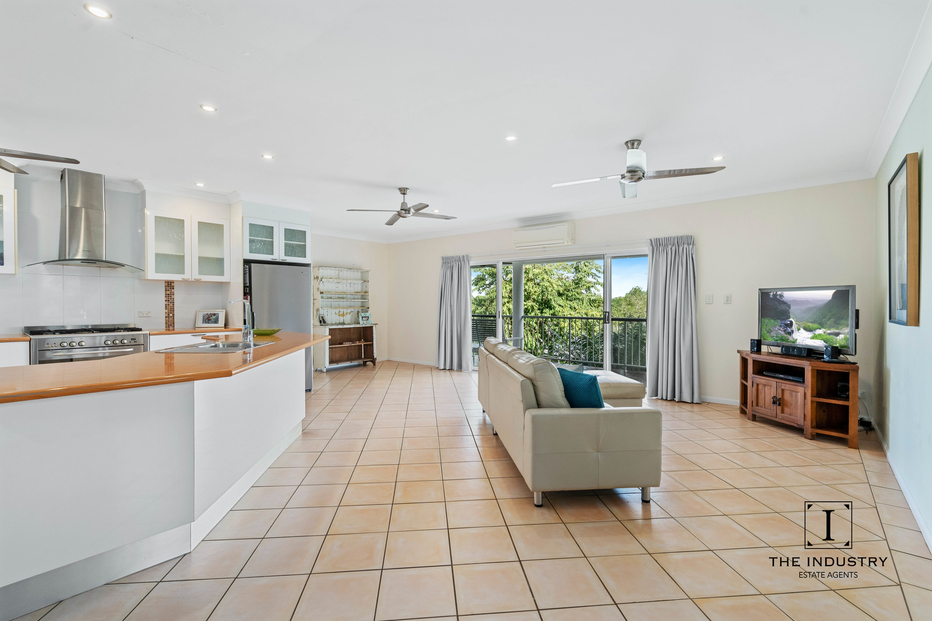 5 Thornton Court, White Rock, QLD 4868 AUS