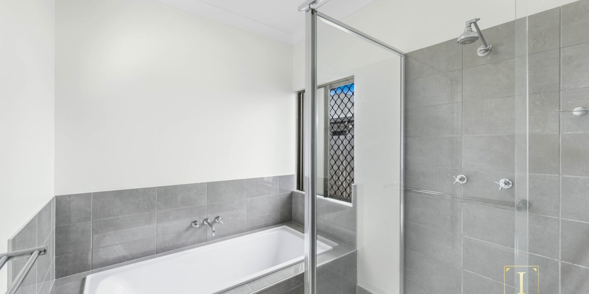 18 Thornborough Circuit, Smithfield, QLD 4878 AUS