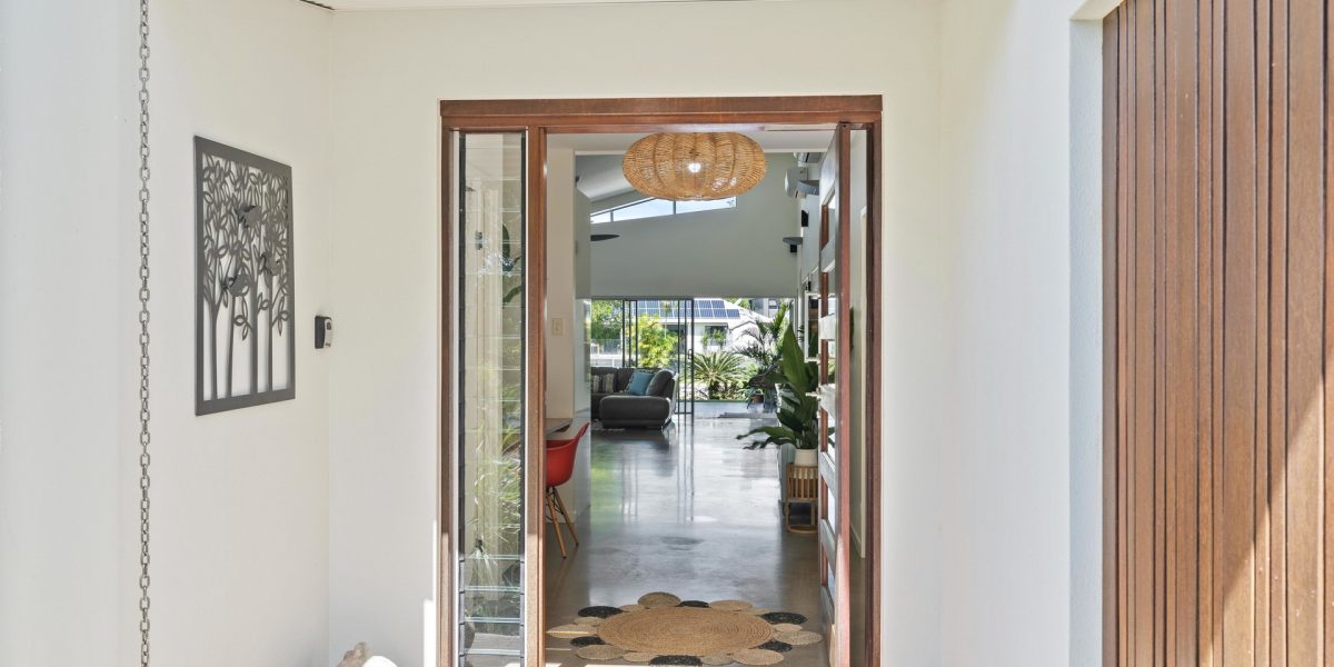 18 Lagoon Drive, Trinity Beach, QLD 4879 AUS