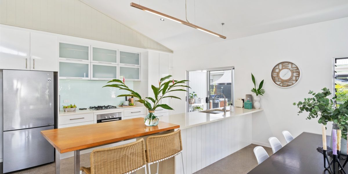 18 Lagoon Drive, Trinity Beach, QLD 4879 AUS