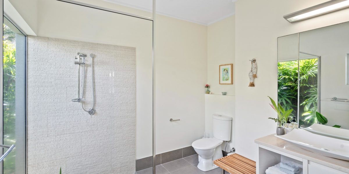 18 Lagoon Drive, Trinity Beach, QLD 4879 AUS