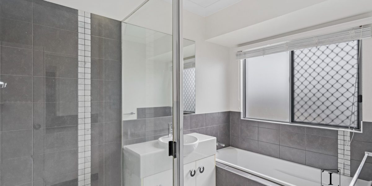 8 Whipbird Drive, Smithfield, QLD 4878 AUS
