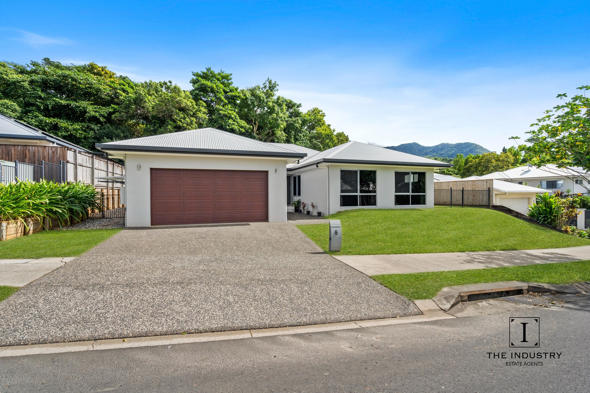 8 Whipbird Drive, Smithfield, QLD 4878 AUS