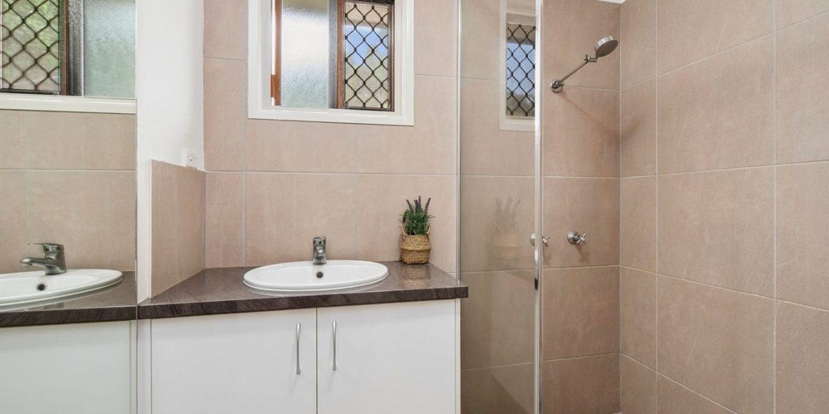 6 Goldwyn Close, White Rock, QLD 4868 AUS