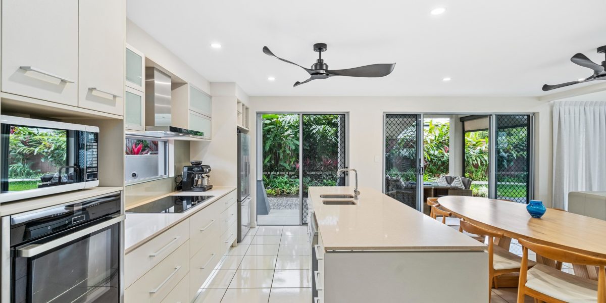 2 Bushlark Place, Smithfield, QLD 4878 AUS