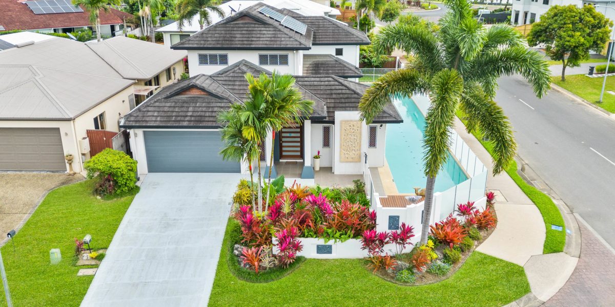2 Bushlark Place, Smithfield, QLD 4878 AUS
