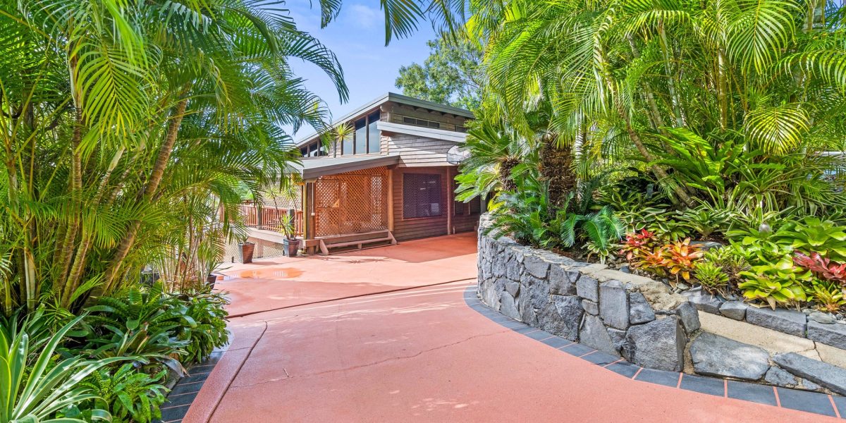 8 Jarda Street, Smithfield, QLD 4878 AUS
