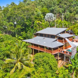 8 Jarda Street, Smithfield, QLD 4878 AUS