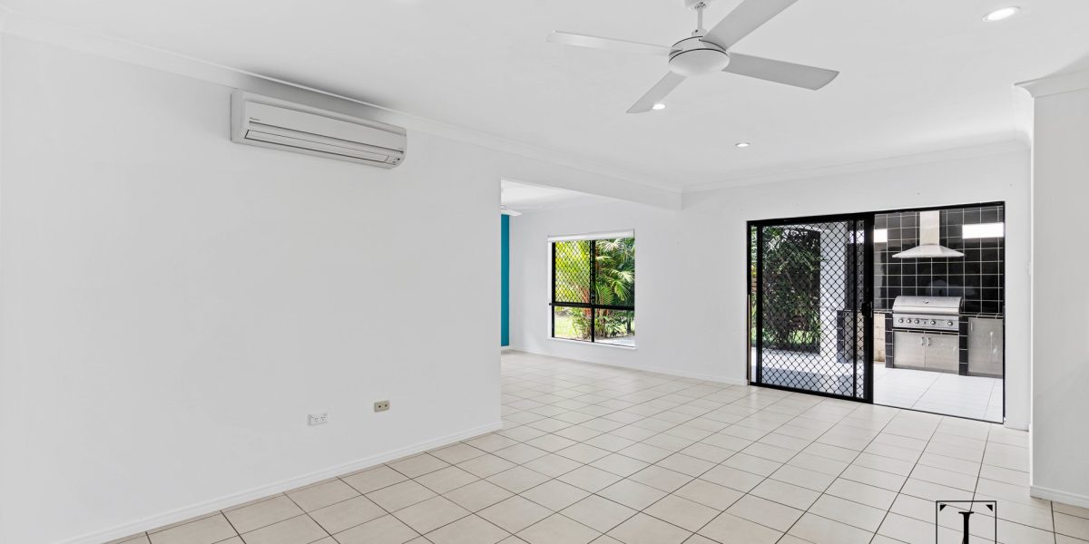 92 Roberts Drive, Trinity Beach, QLD 4879 AUS