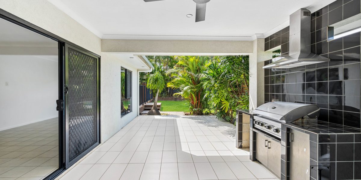 92 Roberts Drive, Trinity Beach, QLD 4879 AUS