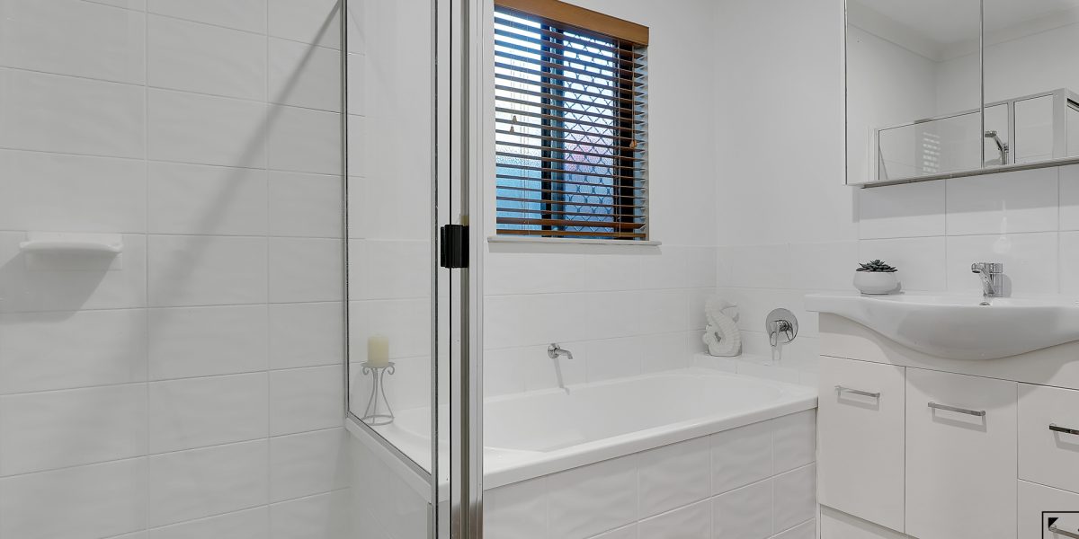 31 Bowline Place, Trinity Beach, QLD 4879 AUS
