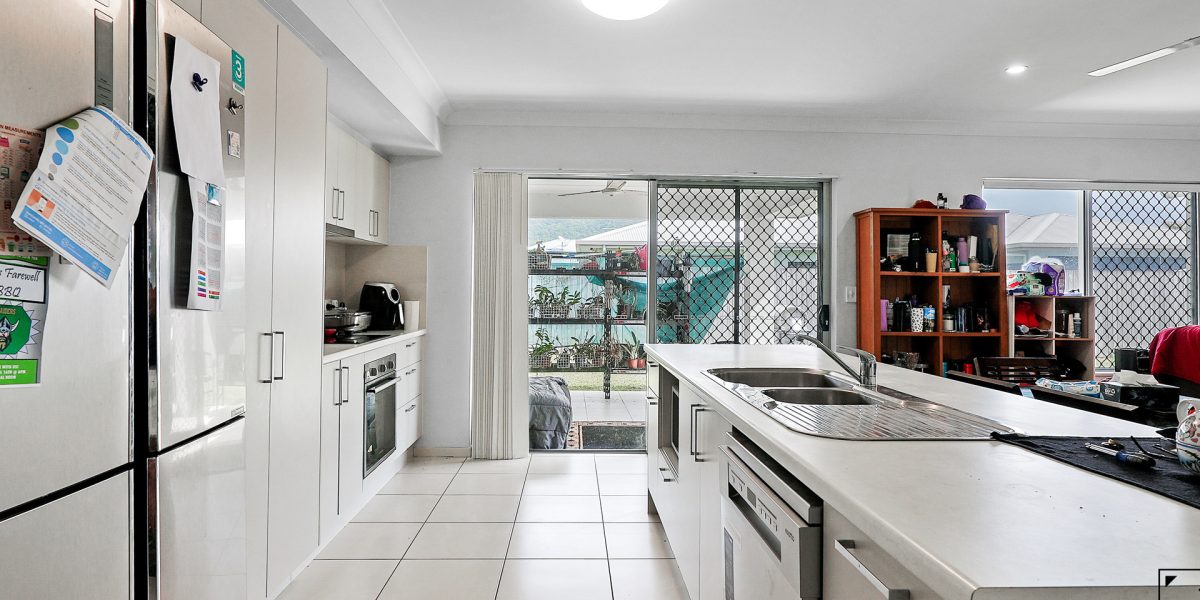 13 Tarantino Crescent, White Rock, QLD 4868 AUS