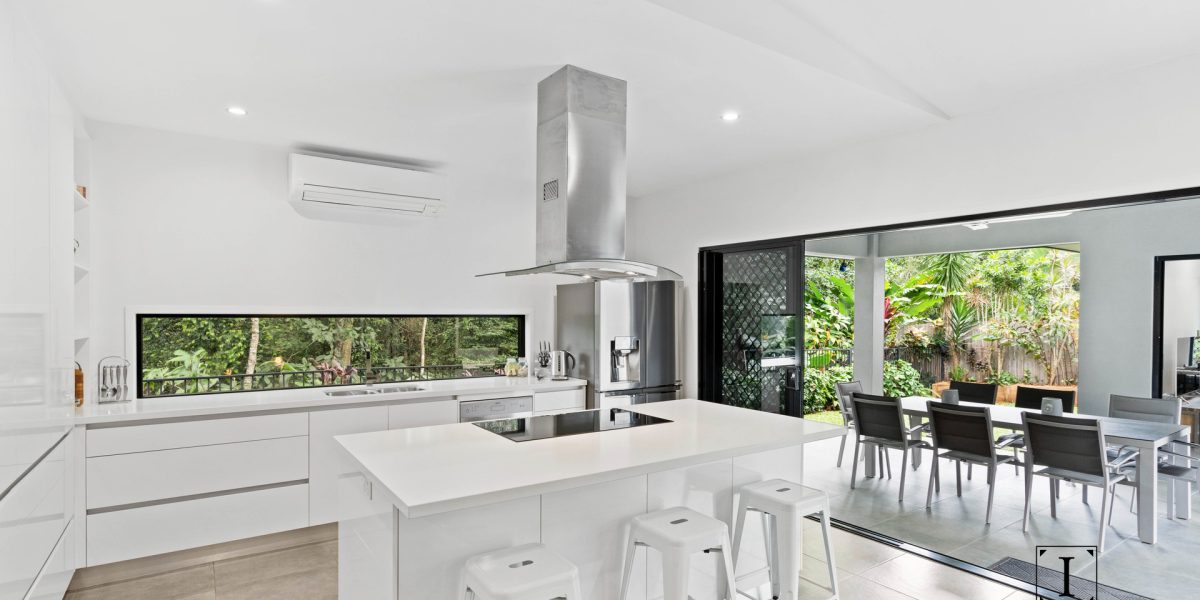 13 Megalong Close, Smithfield, QLD 4878 AUS
