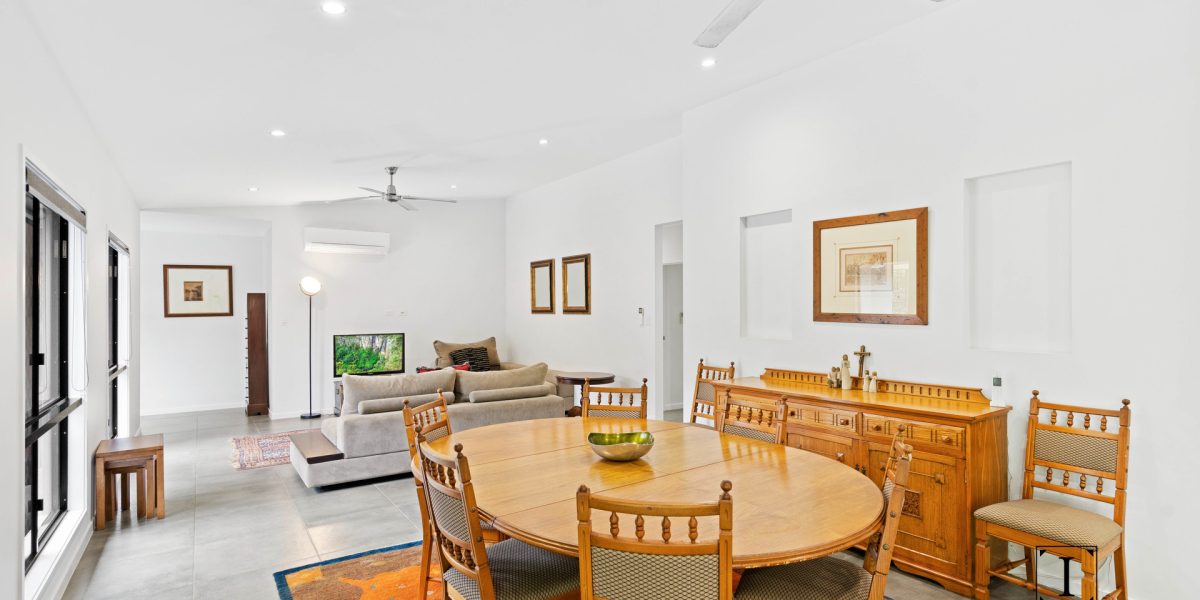 13 Megalong Close, Smithfield, QLD 4878 AUS