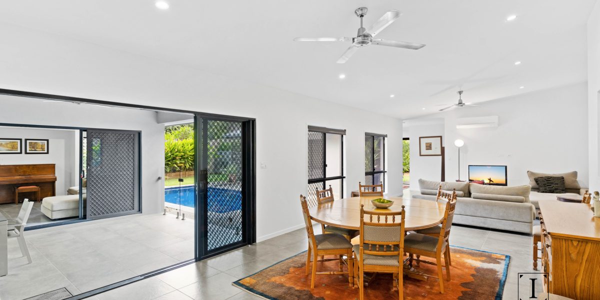 13 Megalong Close, Smithfield, QLD 4878 AUS