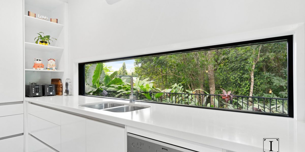 13 Megalong Close, Smithfield, QLD 4878 AUS
