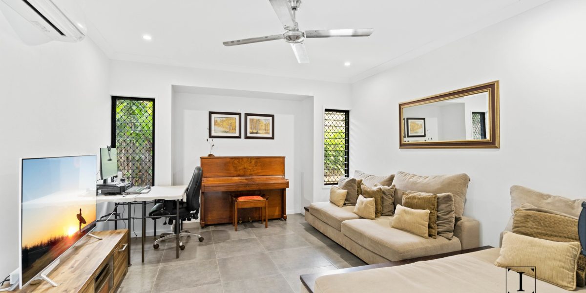 13 Megalong Close, Smithfield, QLD 4878 AUS