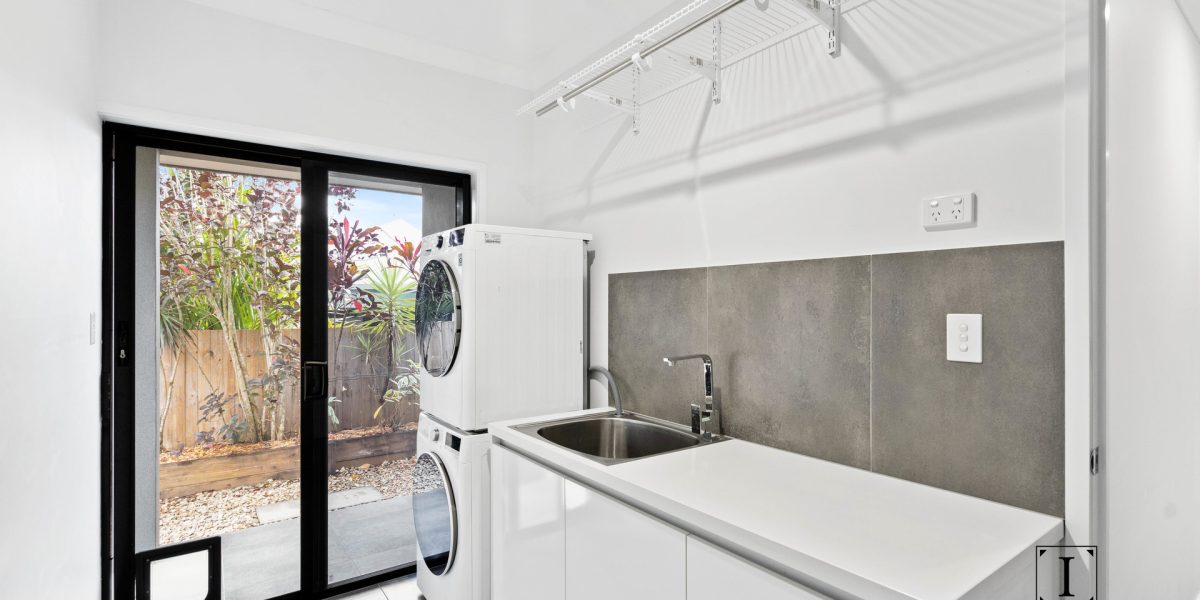13 Megalong Close, Smithfield, QLD 4878 AUS