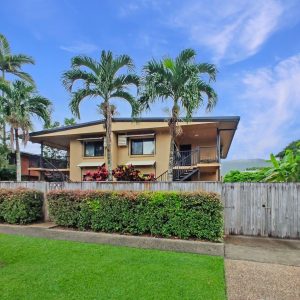2/584 Bruce Highway Service Road, Woree, QLD 4868 AUS