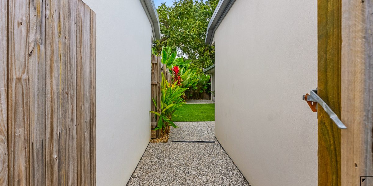 35 Conical Close, Trinity Beach, QLD 4879 AUS