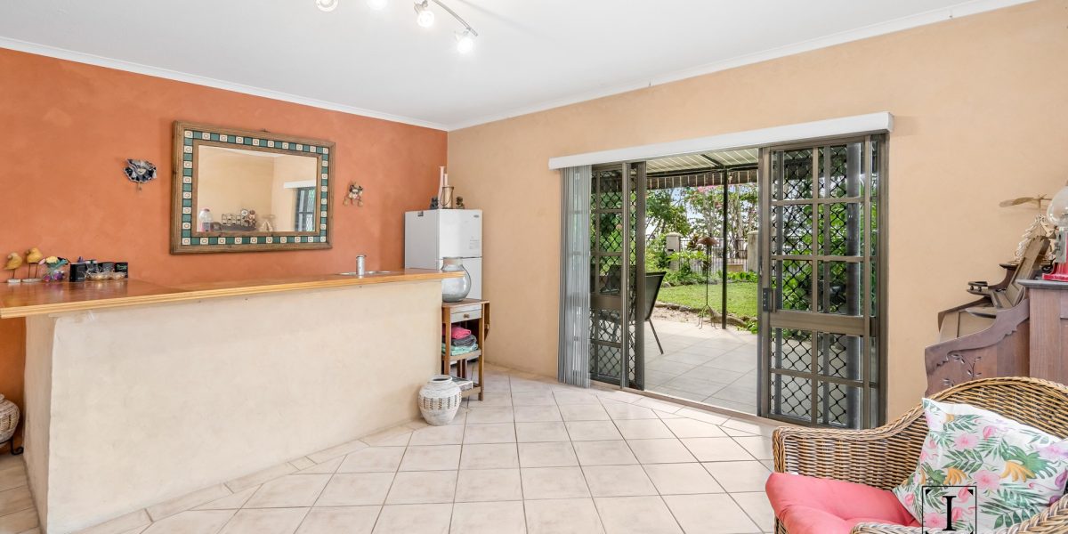 29-31 Casuarina Street, Holloways Beach, QLD 4878 AUS
