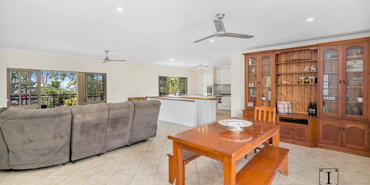 29-31 Casuarina Street, Holloways Beach, QLD 4878 AUS