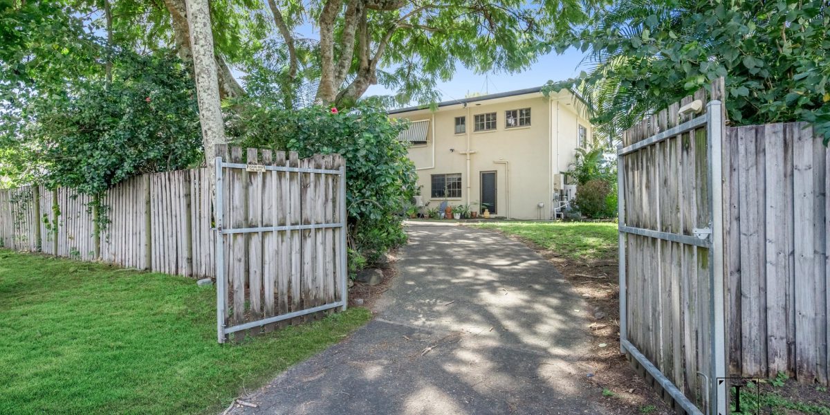 29-31 Casuarina Street, Holloways Beach, QLD 4878 AUS
