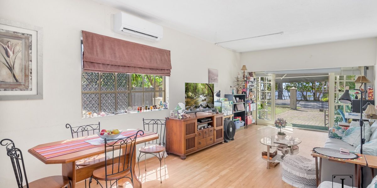 29-31 Casuarina Street, Holloways Beach, QLD 4878 AUS