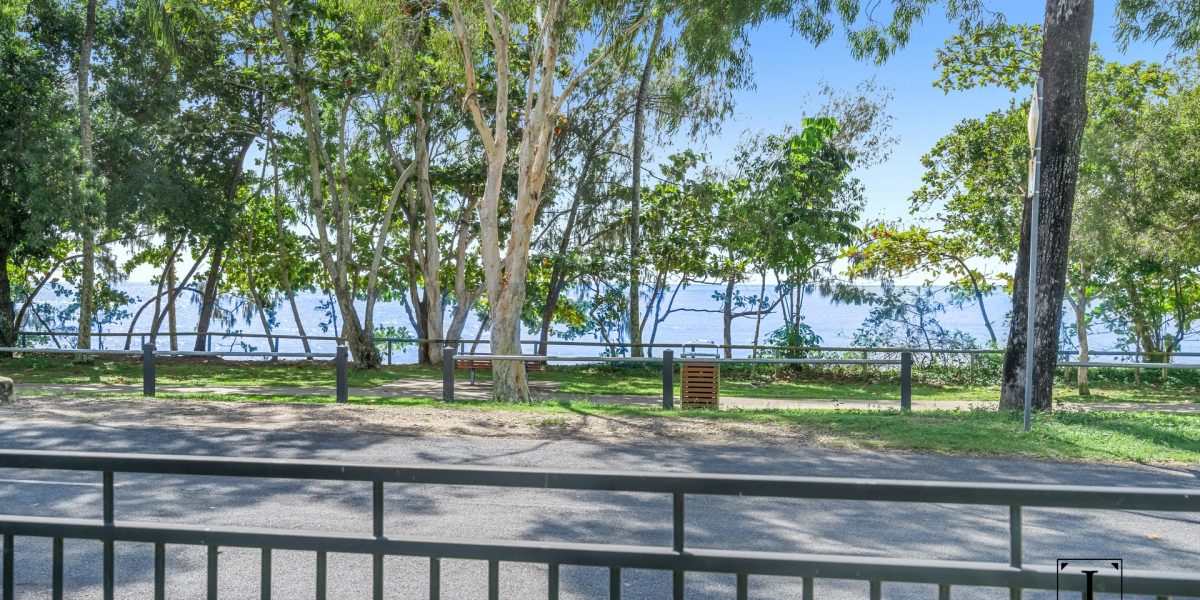 29-31 Casuarina Street, Holloways Beach, QLD 4878 AUS