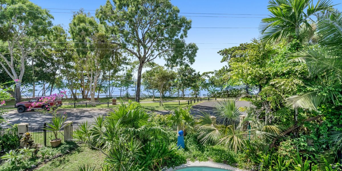 29-31 Casuarina Street, Holloways Beach, QLD 4878 AUS