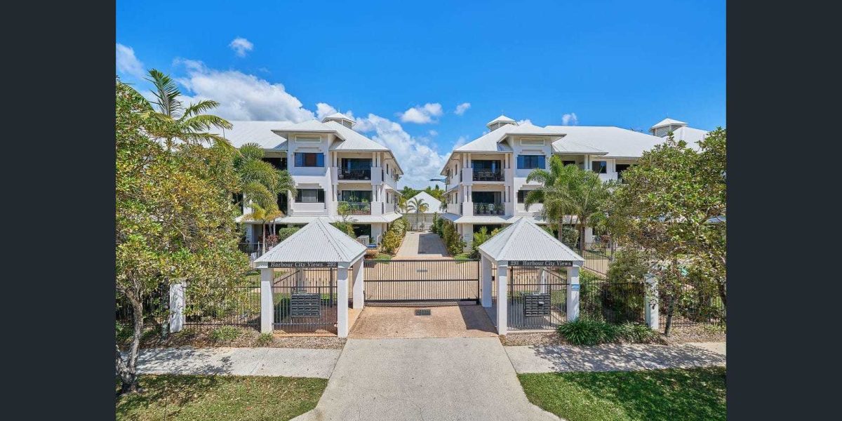 30/293-301 The Esplanade, Cairns North, QLD 4870 AUS